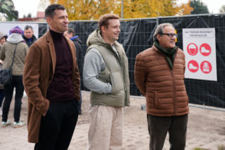 Barwy szczęścia, odcinek 3340. Hubert (Marek Molak), Darek (Andrzej Niemyt), Jerzy (Bronisław Wrocławski)