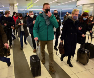 Nawalny wrócił do Moskwy! Został zatrzymany. Reakcja USA zaboli Putina