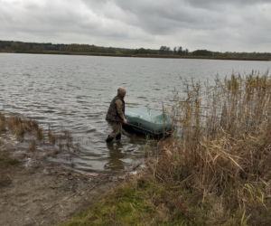 Jesienne porządki nad zalewem Muchawka w Siedlcach w 2021 roku