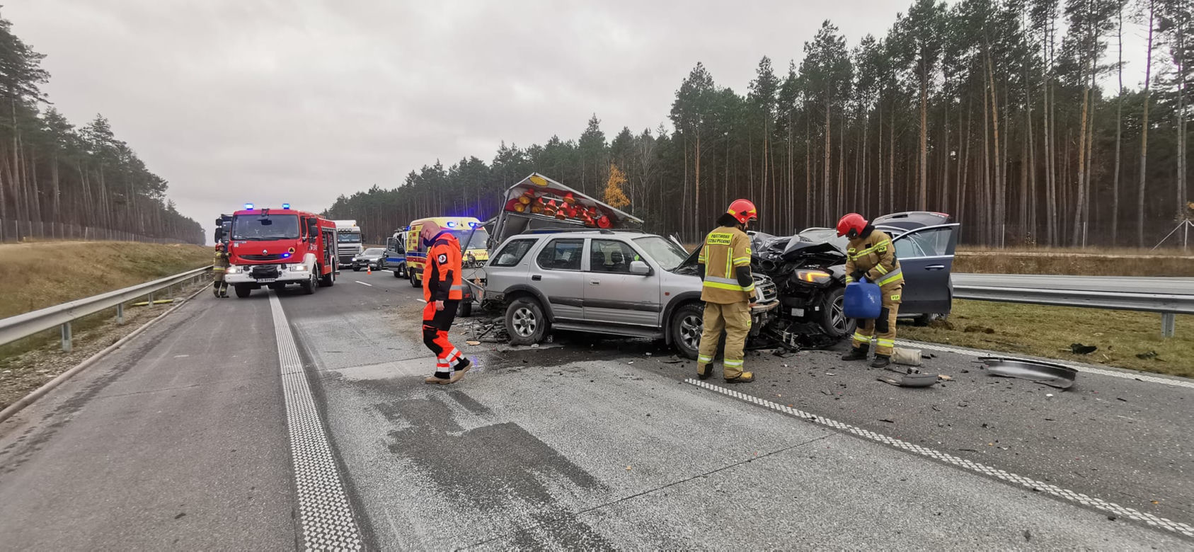 Wypadek na S5 w Pawłówku pod Bydgoszczą. Jedna osoba ranna [ZDJĘCIA]