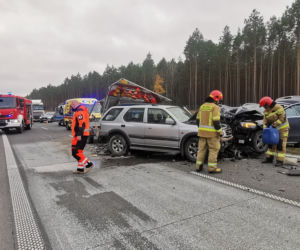 Wypadek na S5 w Pawłówku pod Bydgoszczą. Jedna osoba ranna [ZDJĘCIA]