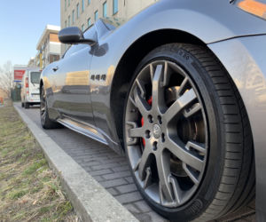 MiłyPan jeździ sportowym Maserati GranTurismo