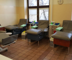 Koronawirus. Przez epidemię brakuje krwiodawców! Jak wygląda stan zapasów?