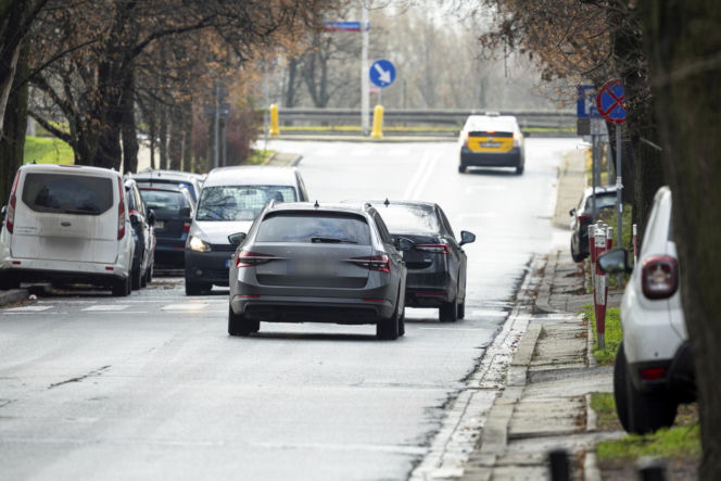 Prezes PiS robi pranie na mieście.