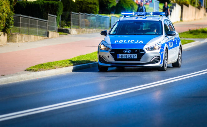 Groźny wypadek w centrum Opola. Auto wjechało w pieszych na chodniku