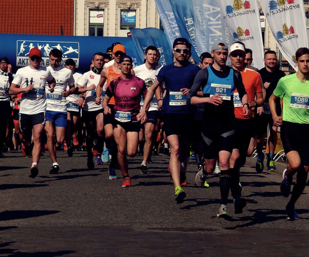 Bydgoski Bieg Urodzinowy 2019. Na stracie stanęło ponad 1300 biegaczy! [ZDJĘCIA, WIDEO]