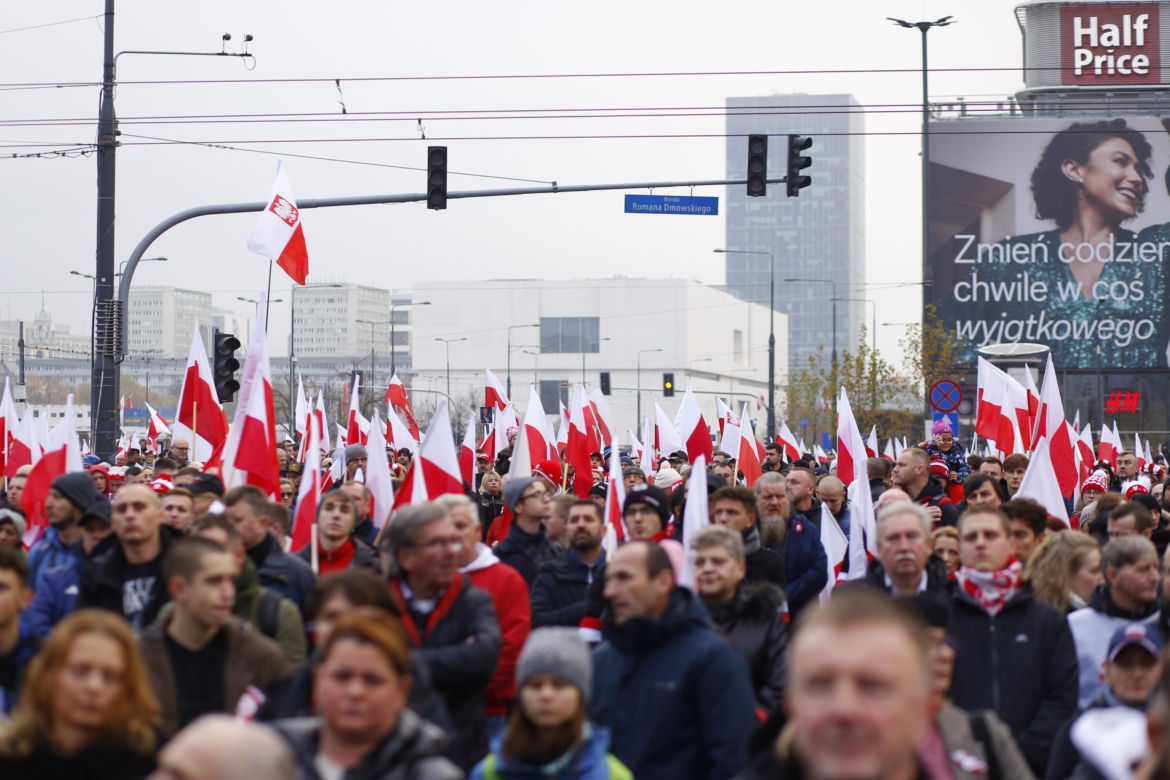 Marsz Niepodległości 2023 Warszawa. ZDJĘCIA. Tak stolica wygląda 11 listopada! GALERIA cz. 1