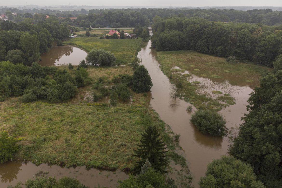 Czarna Woda zalewa Gniechowice