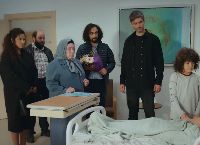 Dziedzictwo, odcinek 923: Sinan ratuje Aynur przed napastnikiem. Czy to naprawi ich relacje?