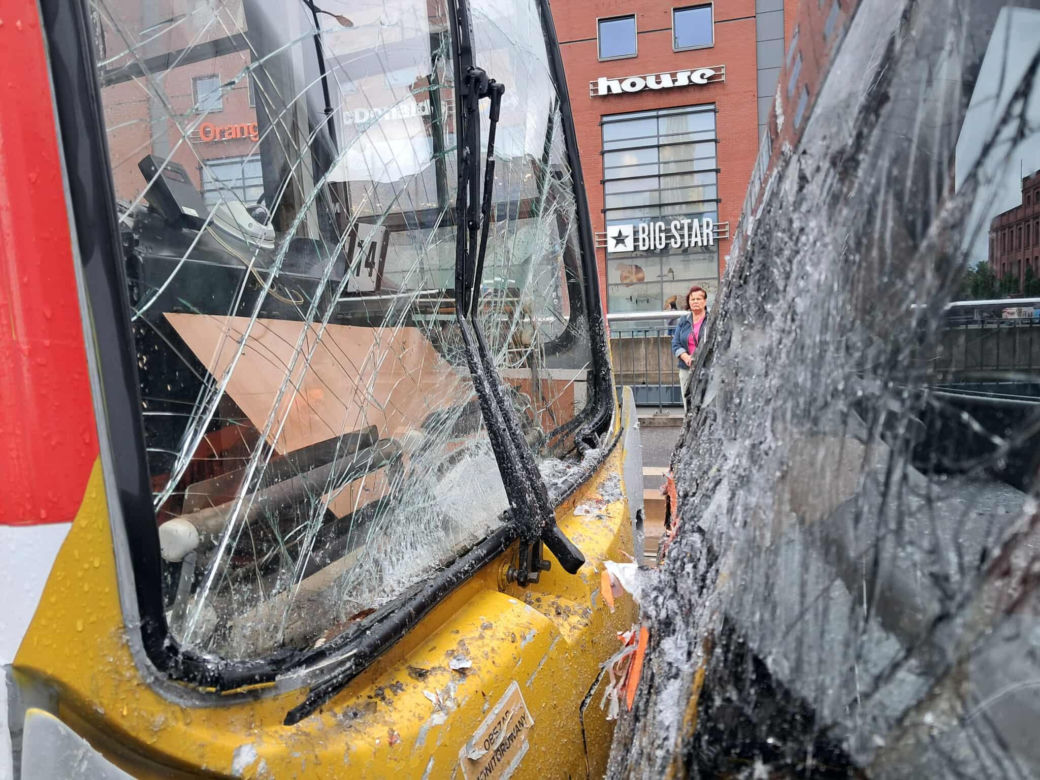 Zderzenie dwóch tramwajów w centrum Łodzi.