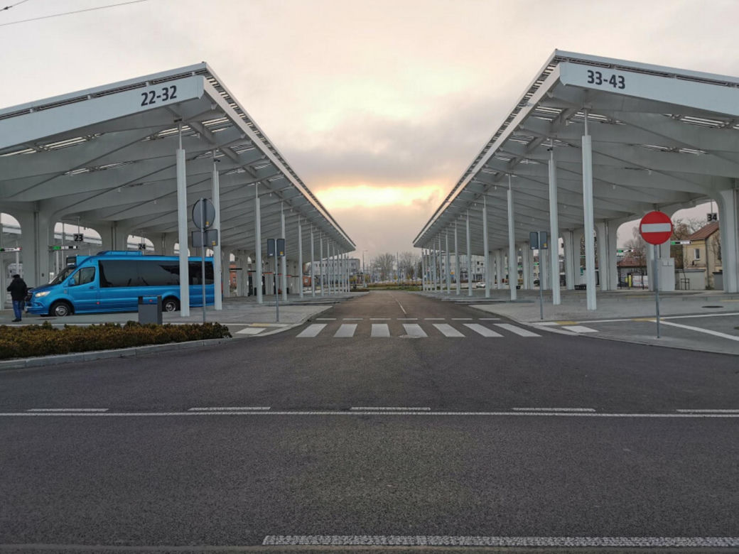 Dworzec Metropolitalny w Lublinie świętuje swoje 1 urodziny. To architektoniczna perełka. "Nie jest najgorzej"