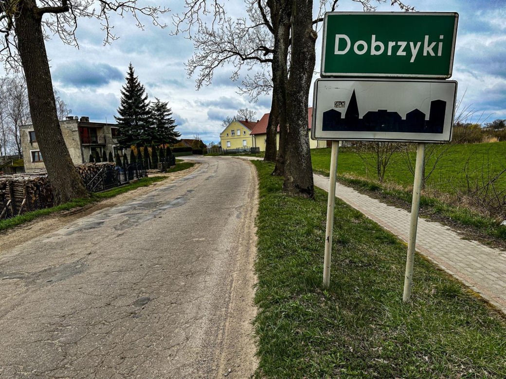 Tragiczny wypadek pod Dobrzykami. Mateusz zginął 400 metrów od domu