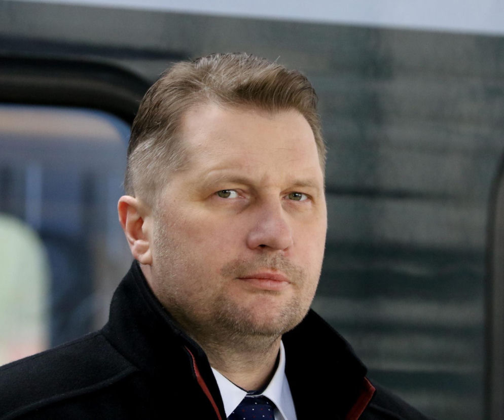 Portret polityka Przemysława Czarnka. O jego ostrych słowach pod adresem premiera przeczytasz na SE Polityka.