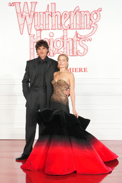 Jacob Elordi i Margot Robbie na premierze "Wichrowych Wzgórz"