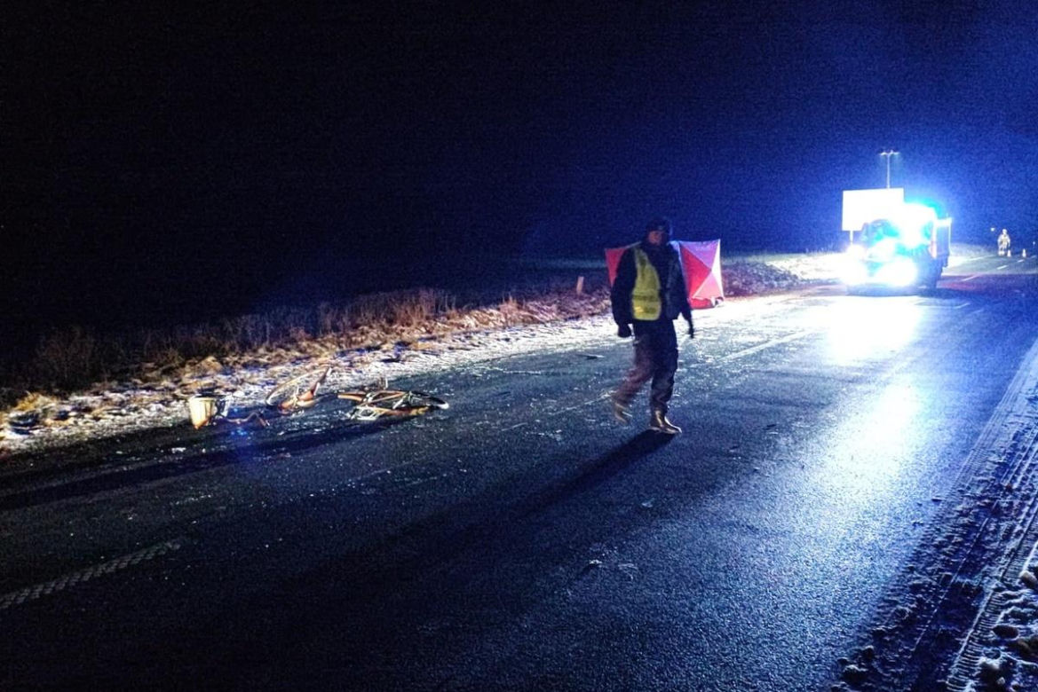 Śmiertelne potrącenie rowerzystki pod Świeciem! Kierowca uciekł z piskiem opon