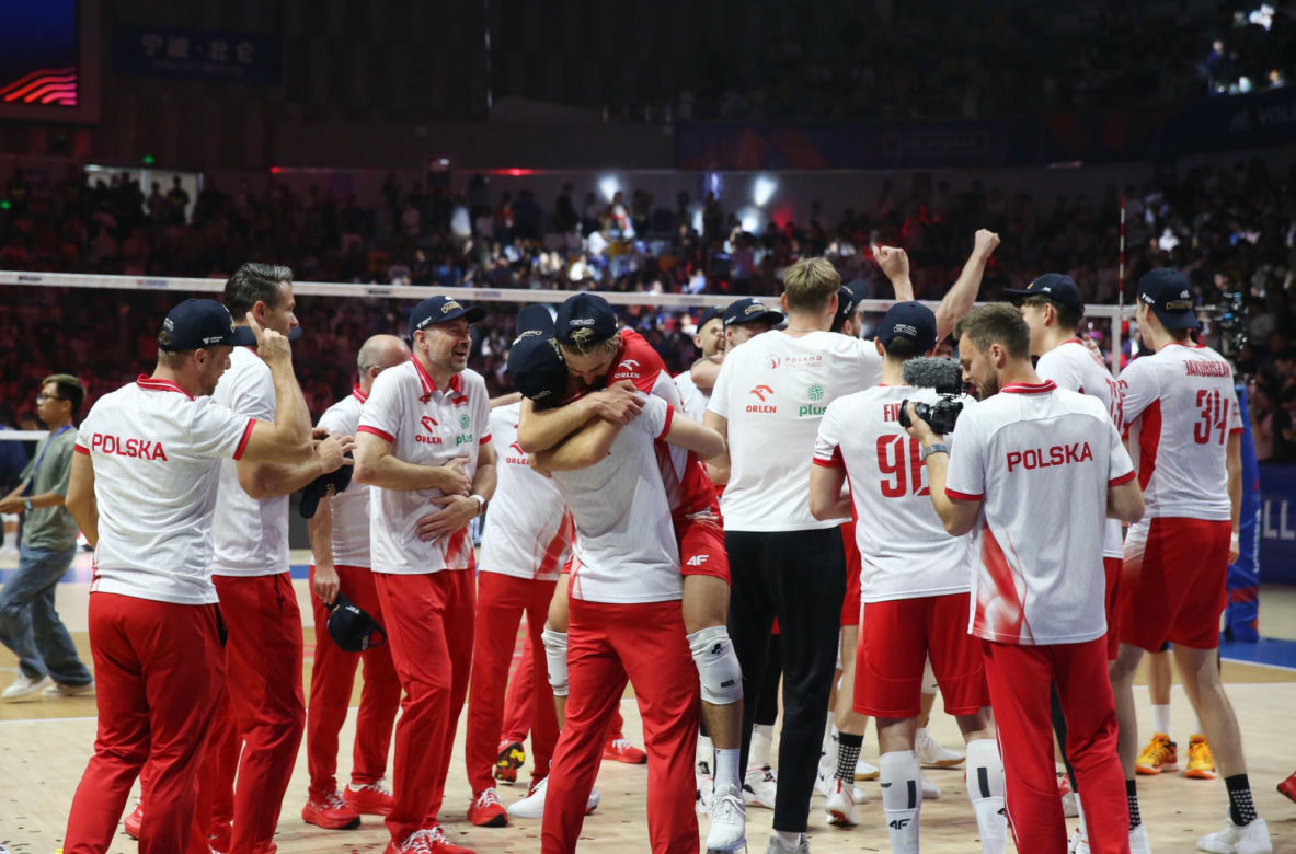 Tak siatkarze świętowali zwycięstwo w Lidze Narodów! Zabawa nie miała końca [GALERIA]