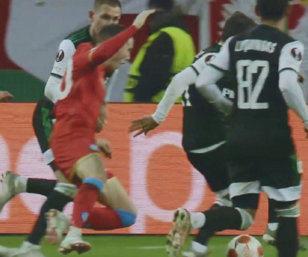 Rzut karny w meczu Legia - Napoli