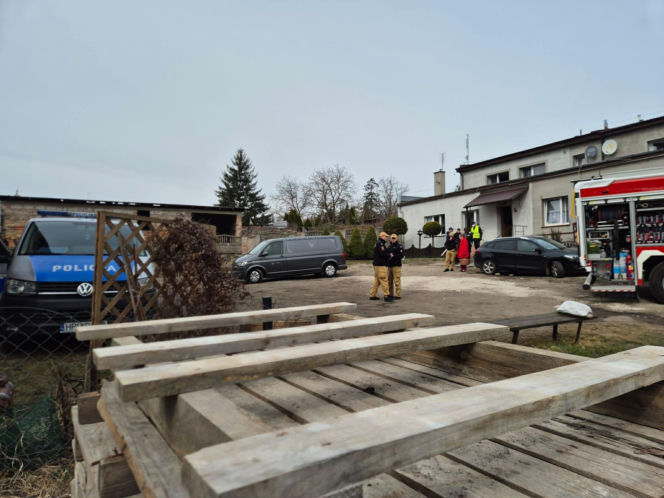 Tragiczny pożar w budynku wielorodzinnym. Dwoje małych dzieci nie przeżyło!