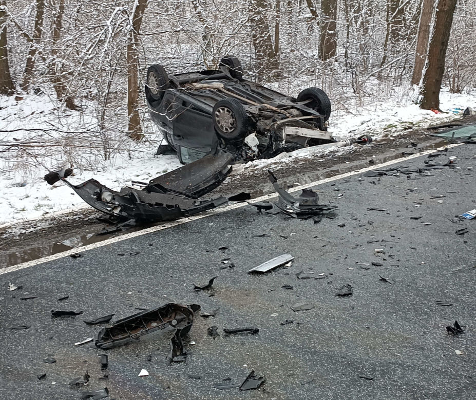  Kraksa trzech aut pod Siedlcami, dwie osoby poważnie ranne