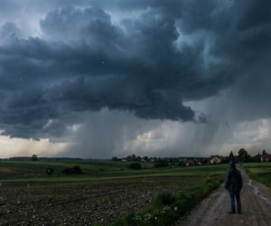 Prognoza pogody na niedzielę i poniedziałek. Sprawdź gdzie uderzą burze i grad