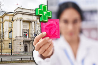 Kupił prezerwatywy i wziął fakturę na Kancelarię Premiera!