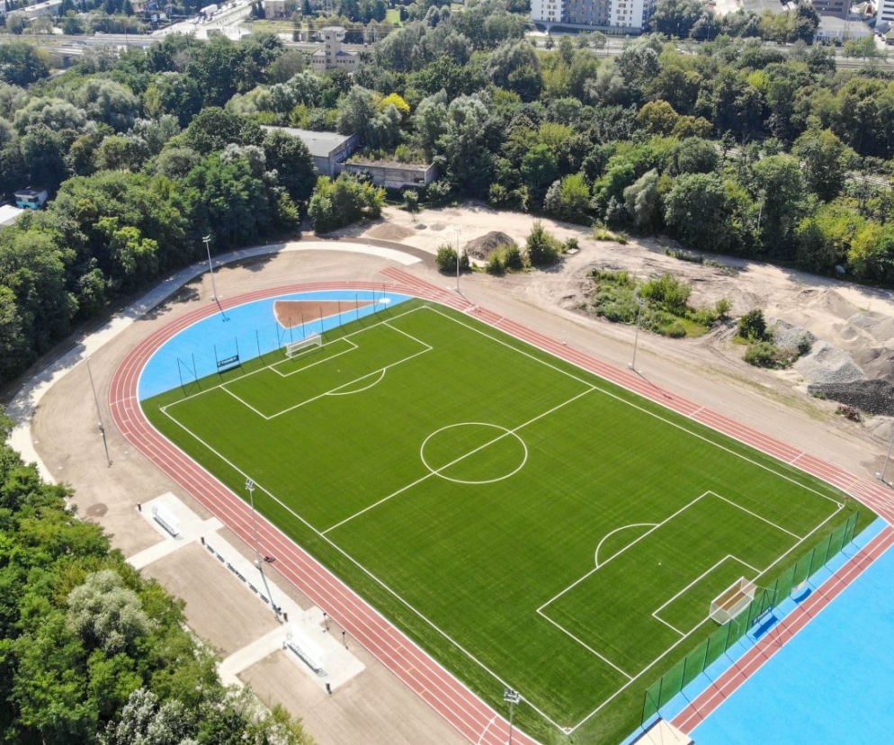 Zadaszenie boiska treningowego zostanie wykonane z podwójnej membrany