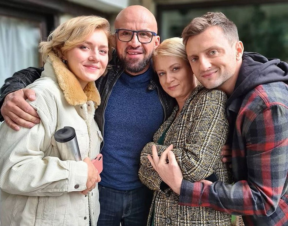M jak miłość. Bartek (Arkadiusz Smoleński), Andrzejek (Tomasz Oświeciński), Ula (Iga Krefft), Marzenka (Olga Szomańska)