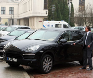 Agent Tomek/Tomasz Kaczmarek jeździ Porsche Cayenne S 