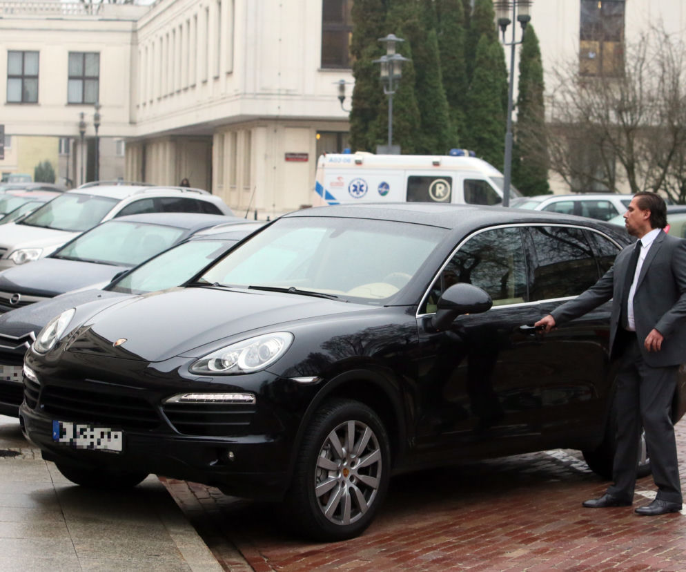 Agent Tomek/Tomasz Kaczmarek jeździ Porsche Cayenne S 