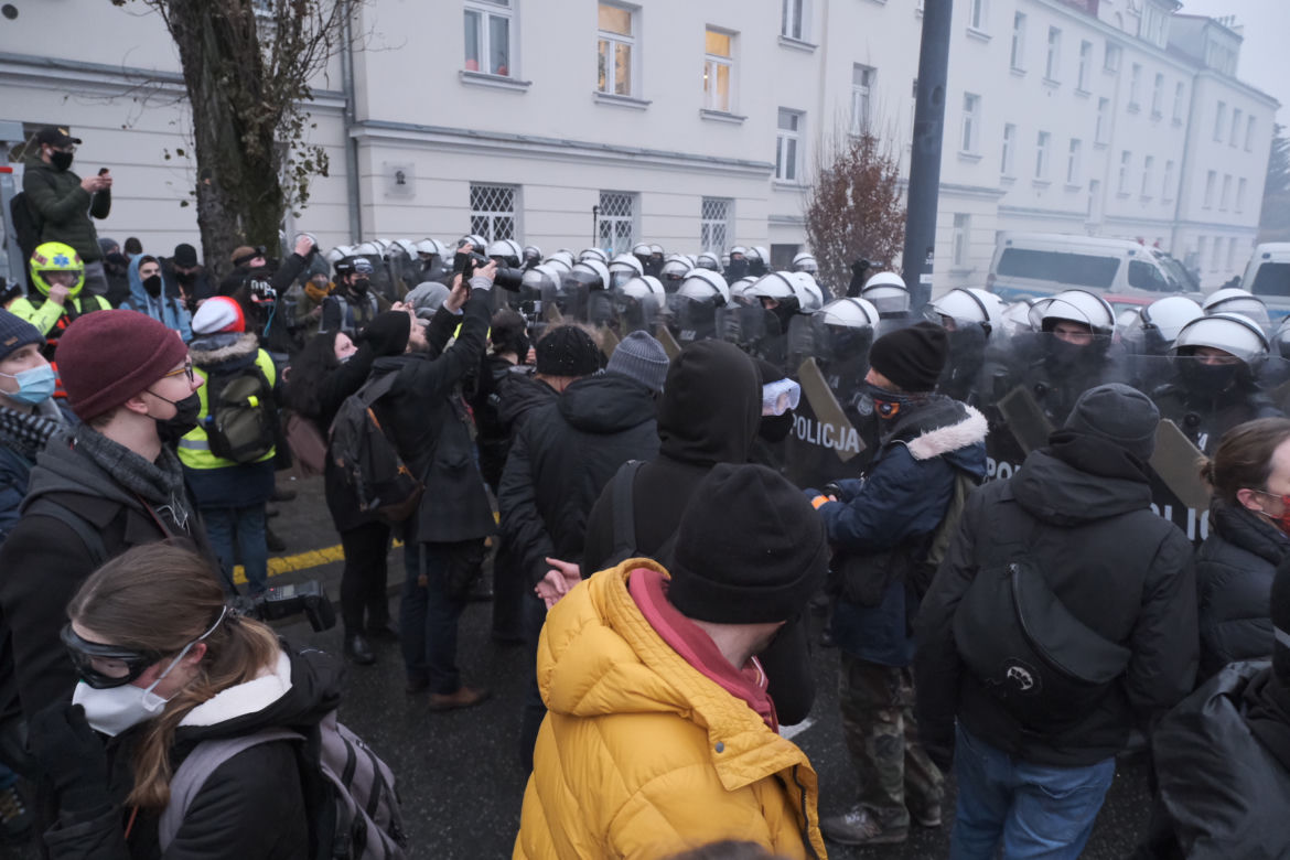 Dom Jarosława Kaczyńskiego otoczony jak twierdza