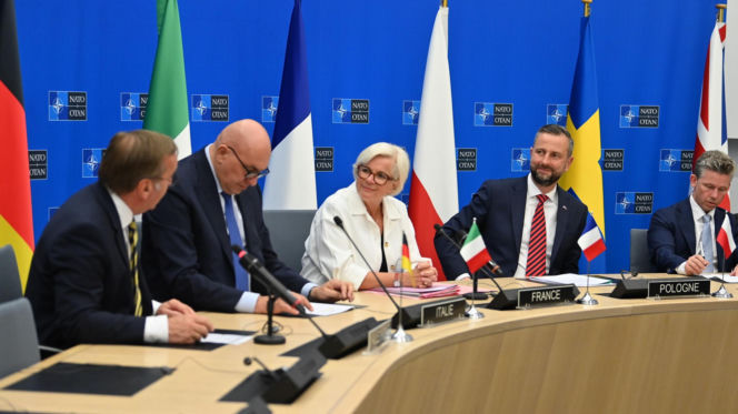 wicepremier - minister obrony narodowej Władysław Kosiniak-Kamysz wziął udział w spotkaniu ministrów obrony NATO w Brukseli