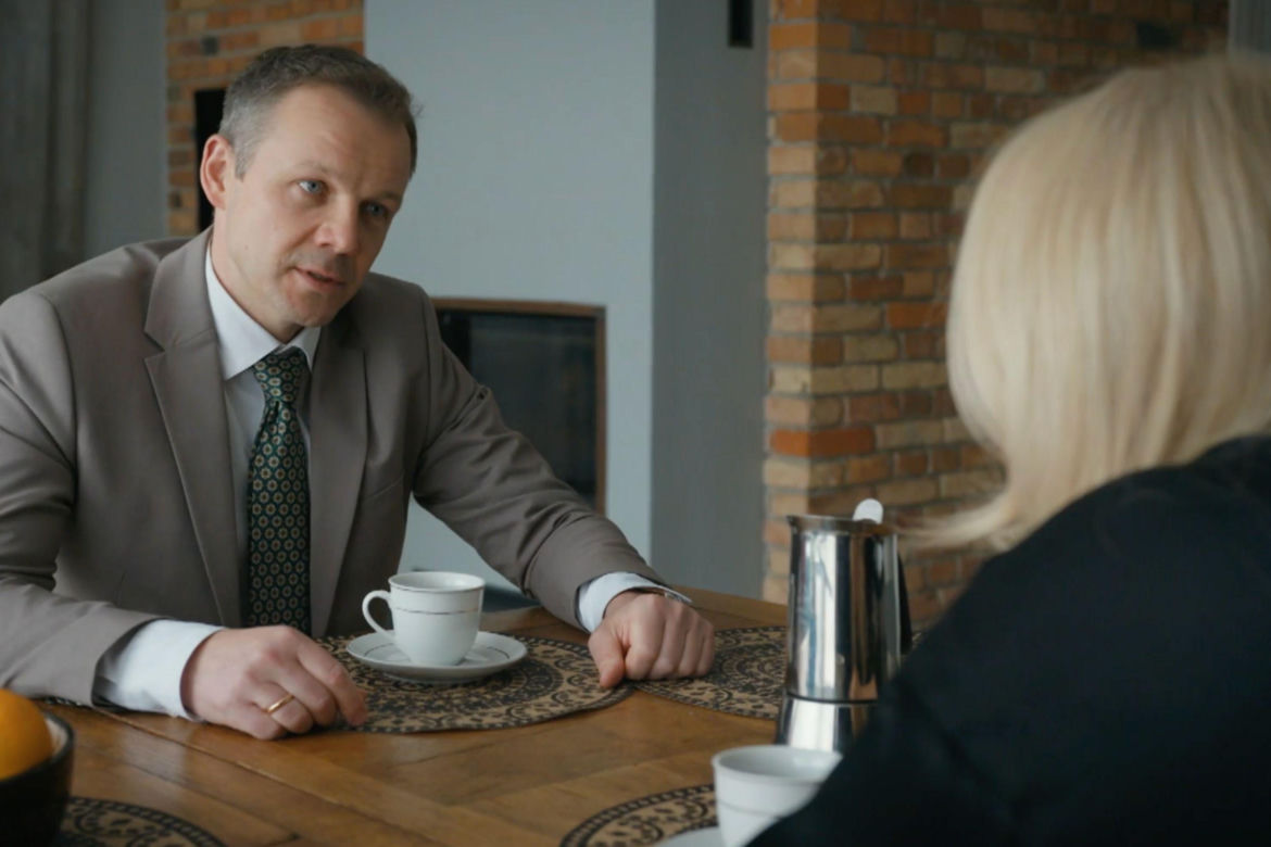 Barwy szczęścia, odcinek 3421: Bruno (Lesław Żurek), Karolina (Marta Dąbrowska)
