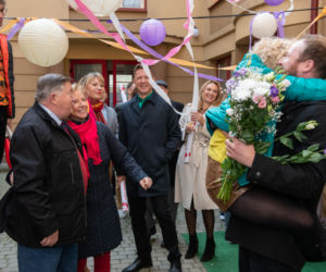 Na Wspólnej, odc. 3000. Beata (Katarzyna Ptasińska), Paweł (Grzegorz Kwiecień), Maria (Bożena Dykiel), Włodek (Mieczysław Hryniewicz)