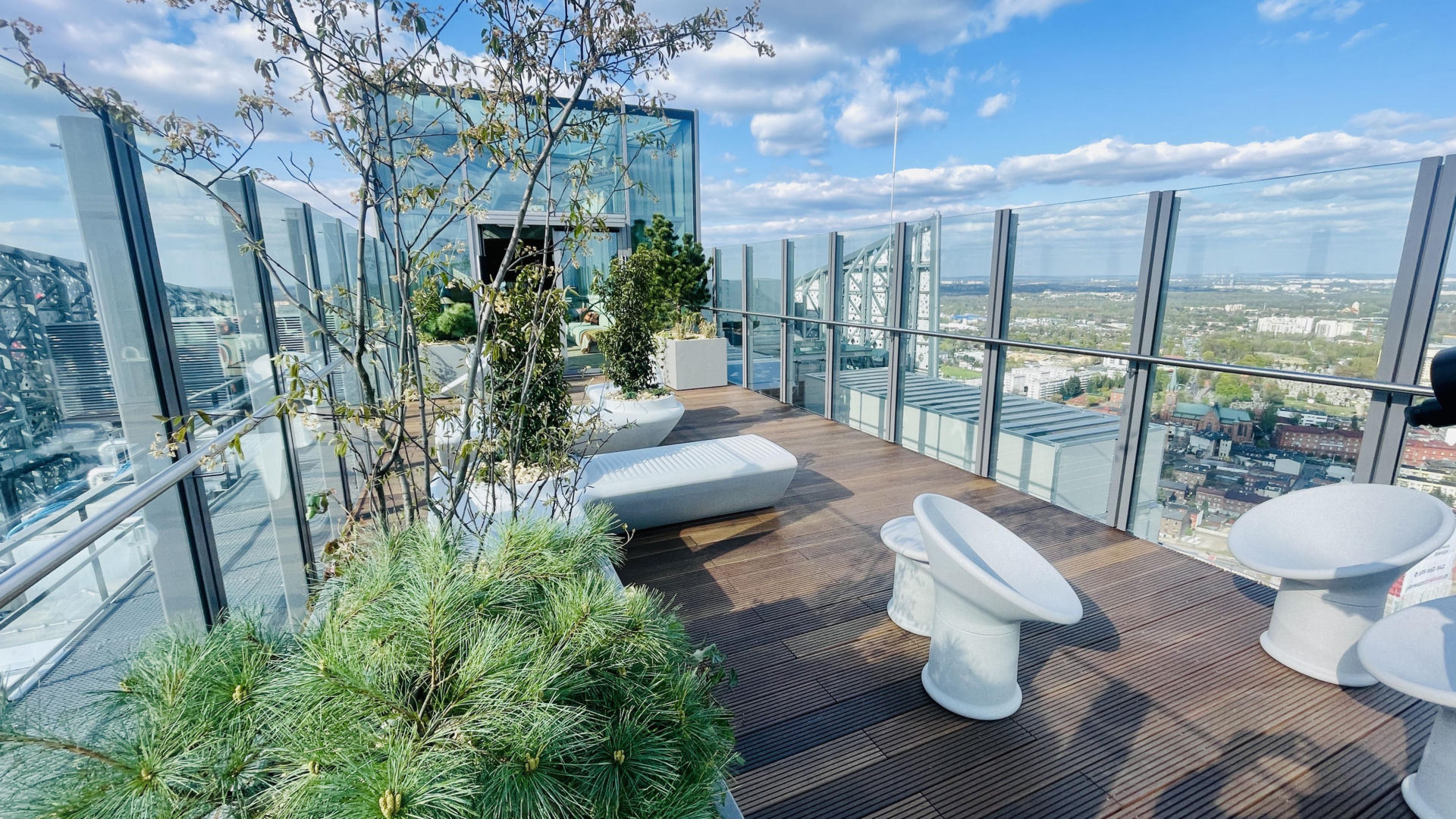 Taras widokowy na 36. piętrze wieżowca Atal Olimpijska w Katowicach