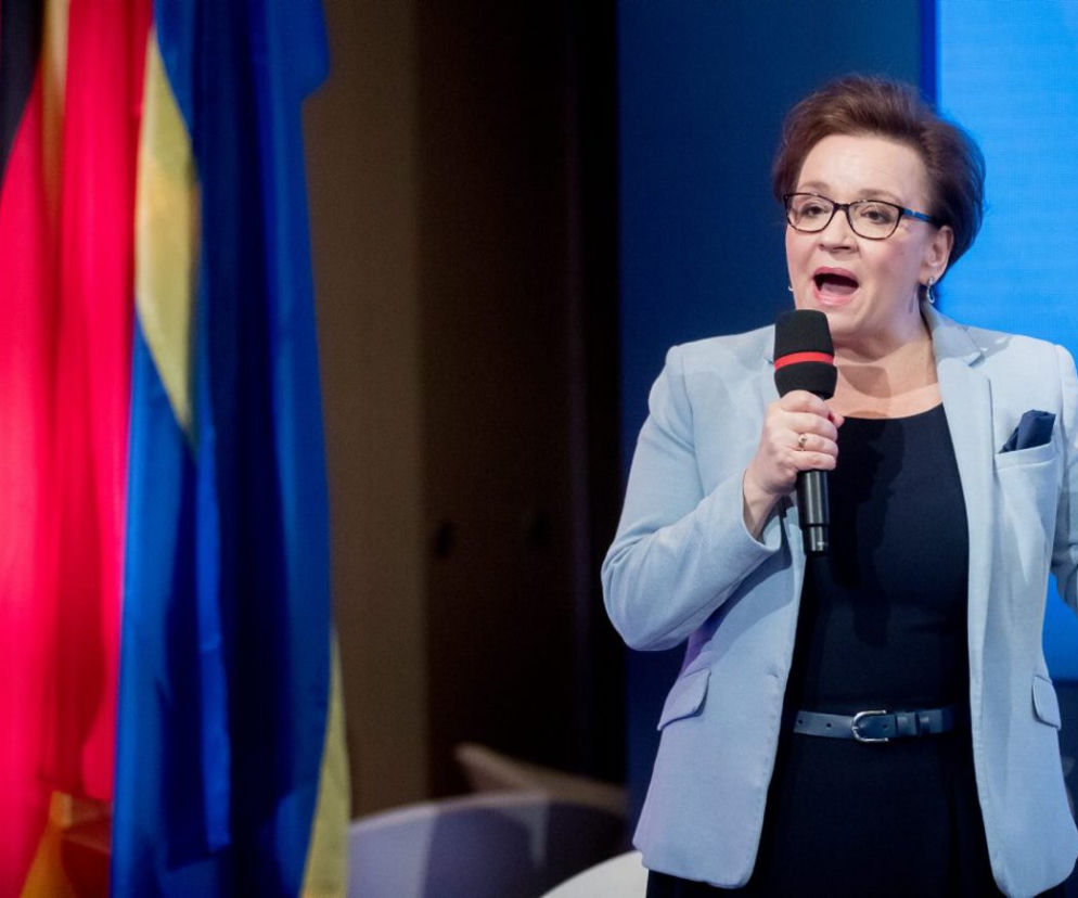 ZUPEŁNIE odmieniona Anna Zalewska! Jest nie do poznania