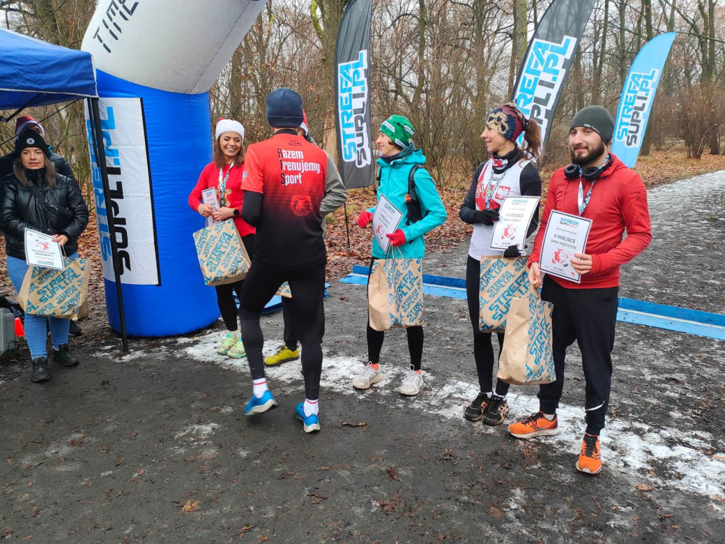 Przedświąteczne zawody sportowe. Łodzianie biegają i pomagają