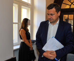 Seksposeł już rozwodzie