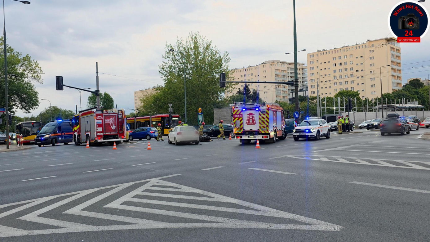 Wypadek na Mokotowie. Kierowca skutera trafił do szpitala 