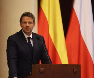 Tyle można zarobić w stołecznym ratuszu. Niektórzy mają wypłatę wyższą niż Trzaskowski! 