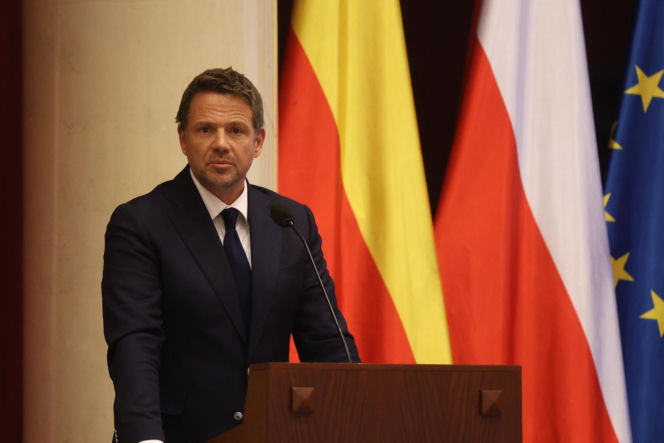 Tyle można zarobić w stołecznym ratuszu. Niektórzy mają wypłatę wyższą niż Trzaskowski! 