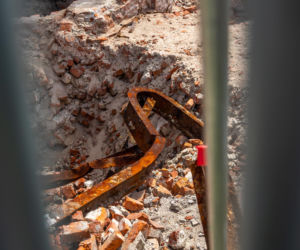 Mariensztat - odkopany fragment elewacji dawnej kamienicy wraz z balkonem