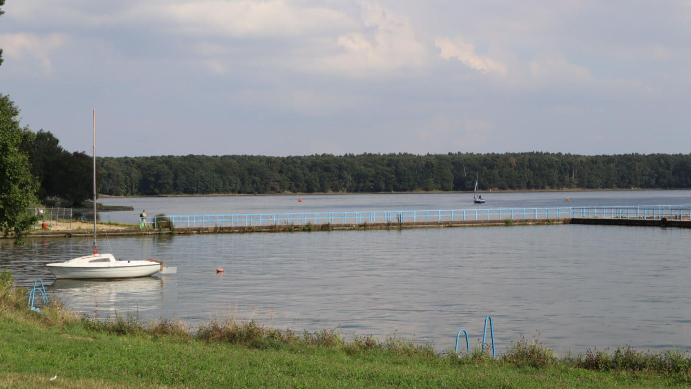Piękny dzień nad Zalewem Zemborzyckim. Tak lublinianie łapali ostatnie promienie słońca [GALERIA]