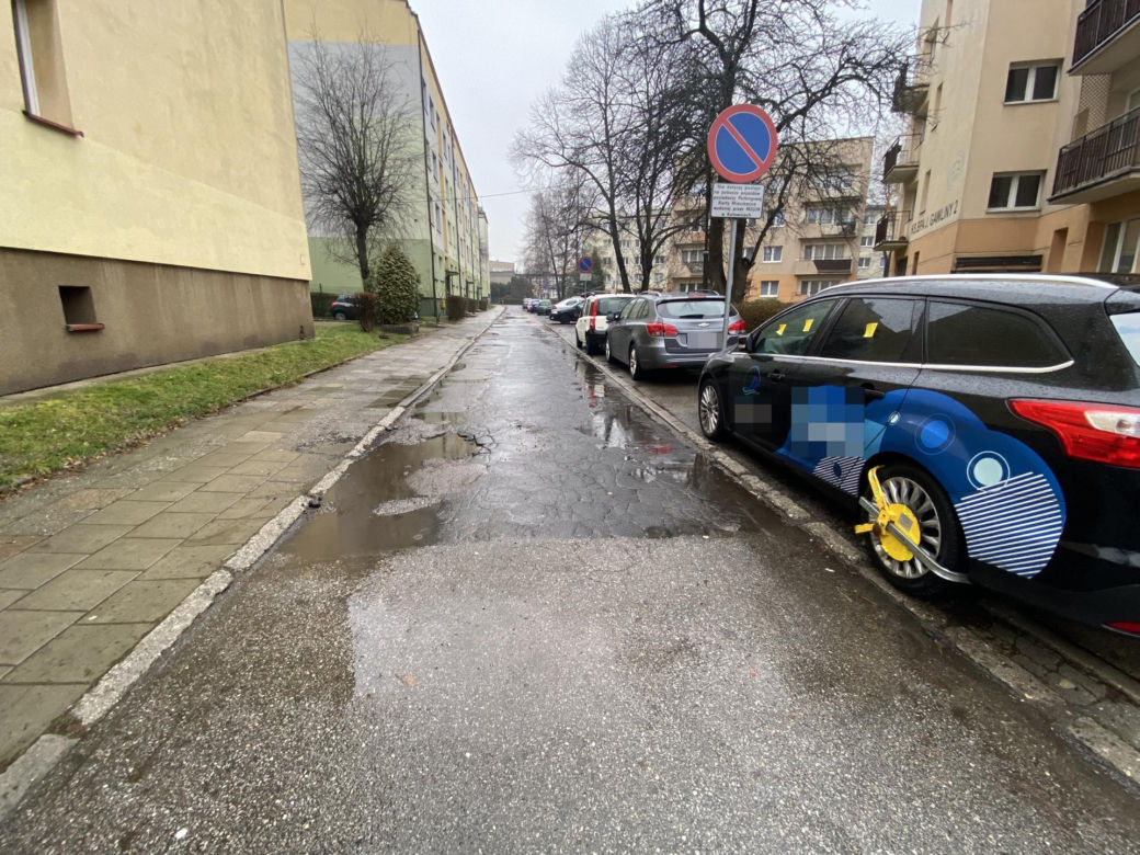 Żniwa Straży Miejskiej w Katowicach. Parkujących czekała niemiła niespodzianka.