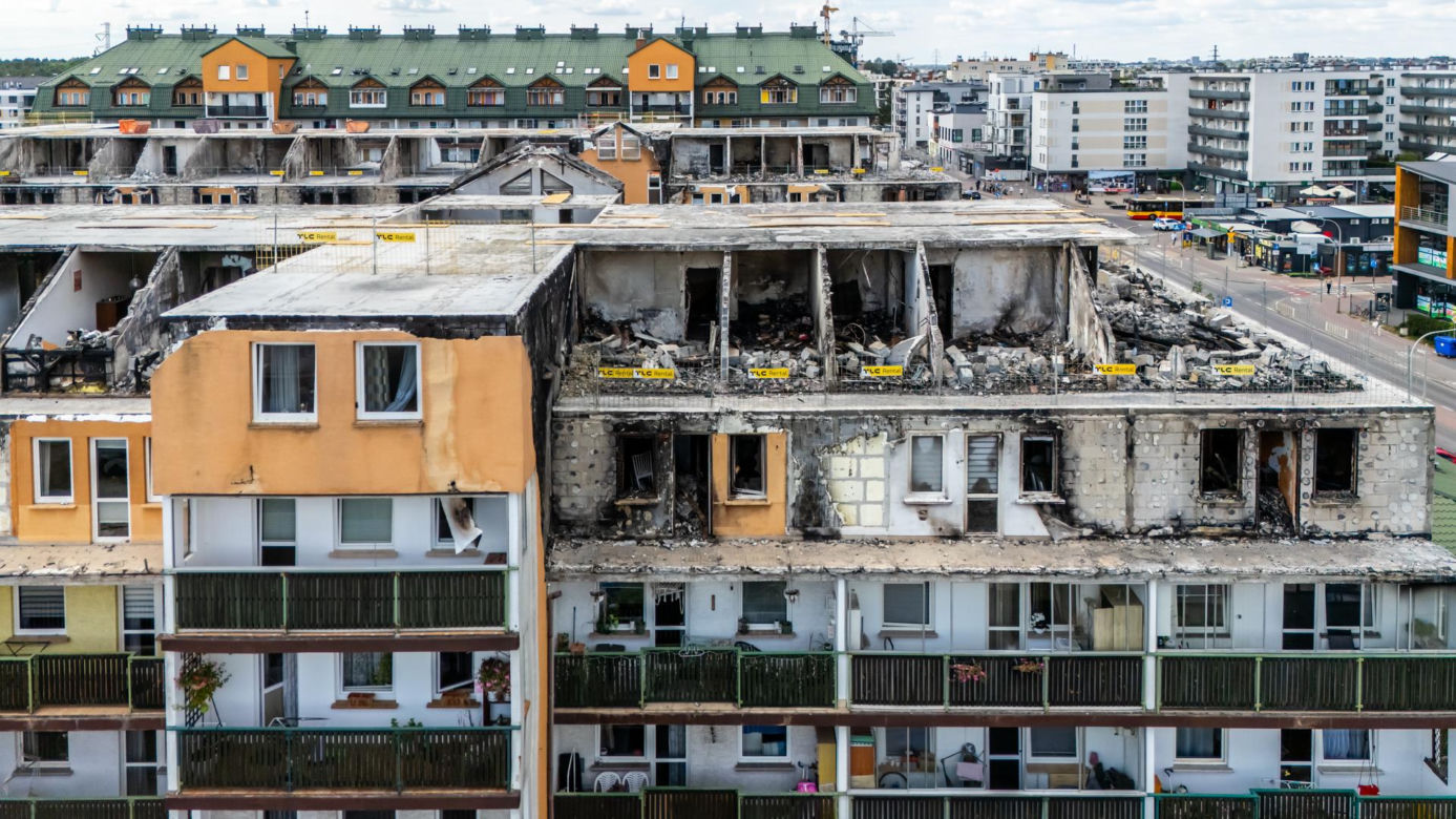 Blok w Ząbkach po pożarze