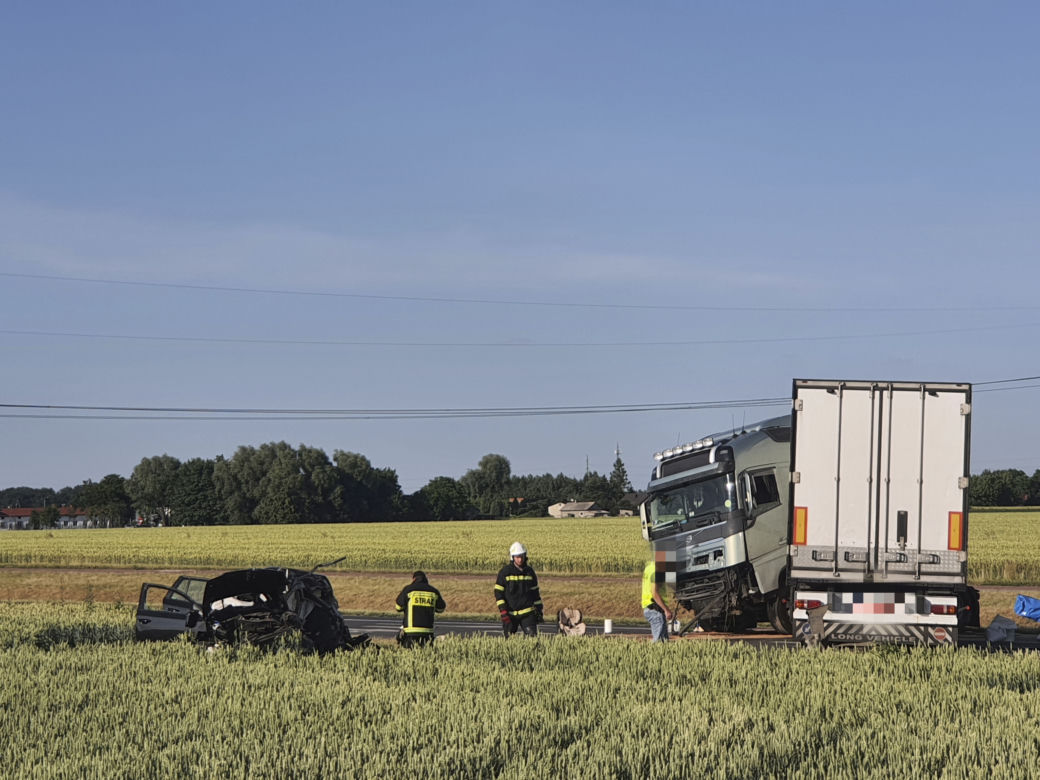 Znak "stop" stanął na skrzyżowaniu śmierci. Minął rok od potwornej tragedii w Elżbietowie