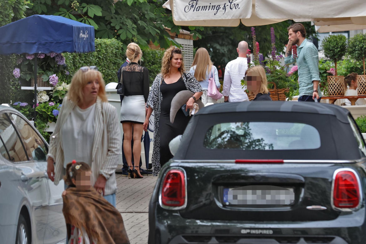 Zborowska i Wrona pokazali Jaśminę babciom