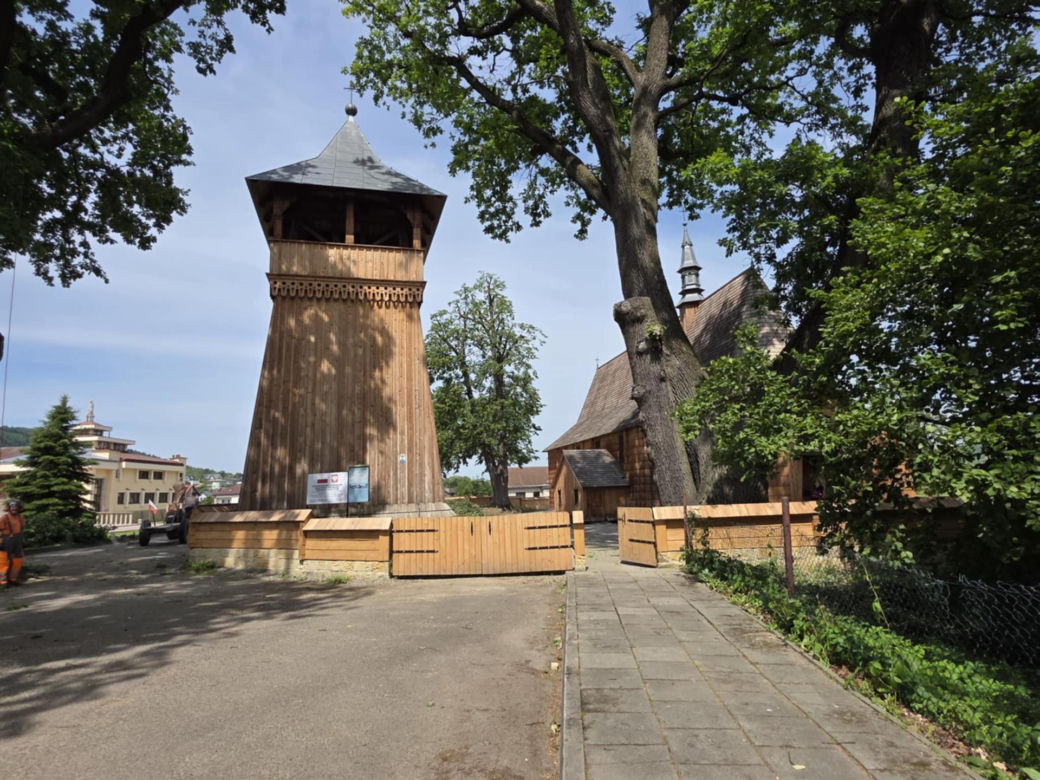 Zabytkowy kościół w Domaradzu.