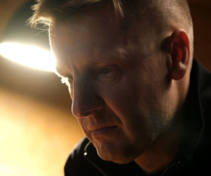 Paweł z M jak miłość wróci do nałogu. Zduński zignoruje dramatyczny apel i znów przepadnie