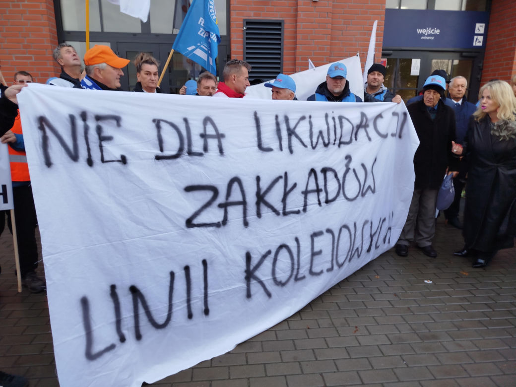 Pracownicy Zakładu Linii Kolejowych pikietowali w Siedlcach! Poparli ich siedleccy radni