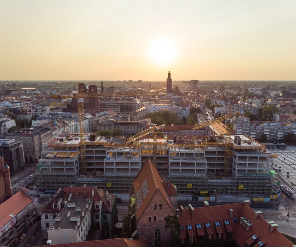 Nowy biurowiec powstaje w ścisłym centrum Wrocławia
